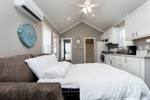 ✨ Adorable Guest House in South Tyler ✨