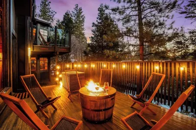 Secluded Luxury Chalet - Bespoke Finishes, Hot Tub, Decks, Firepits, and Grill