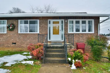 Close to everything with all the comforts of home.