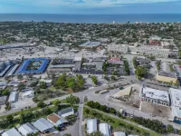 On the Island of Venice, Relax in Paradise & Enjoy the Gulf Coast FUN! Book NOW!