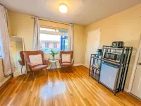 Poolside studio in the Foothills with Pool + Hot tub