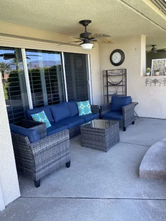 Available Dec. of 2025 and Jan. of 2026Beautiful Golf Course/ Mountain Views! Отели рядом с достопримечательностью «Обсерватория Ранчо Мираж Лайбрари &»