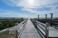Hot Tub is rumbling! Luxe ,30A Beach, 2 Free Bikes, between Alys Beach &Rosemary