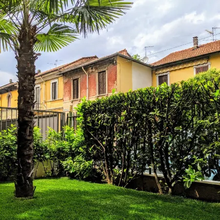 Monza Apartments