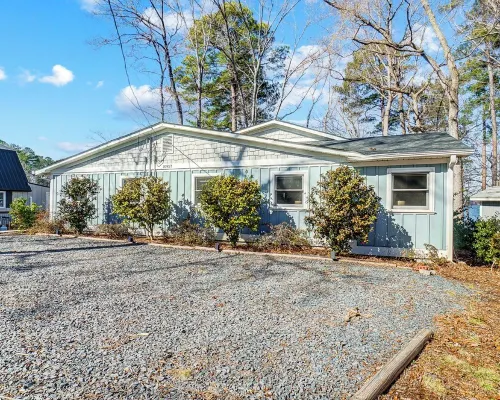 Ultimate Family Lakehouse- wide water views! Hotels in Stanly County