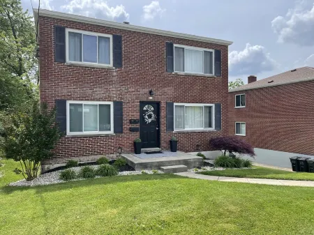 Cozy 2 Bedroom Unit Minutes From Downtown Cincinnati! Отели в г. Кэмпбелл