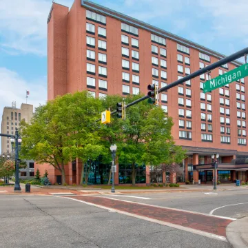 DoubleTree by Hilton Lansing