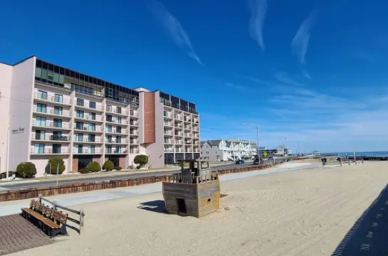 Ocean-Front Penthouse 3BR/2BA/7Bed @ Regency Tower