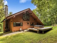 Charming 4-bedroom Ski house in Stratton with Shuttle or walk to slope. Hotels in Stratton Mountain