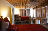Grand Canyon Brewery and Distillery Cabin-Historic Tack House
