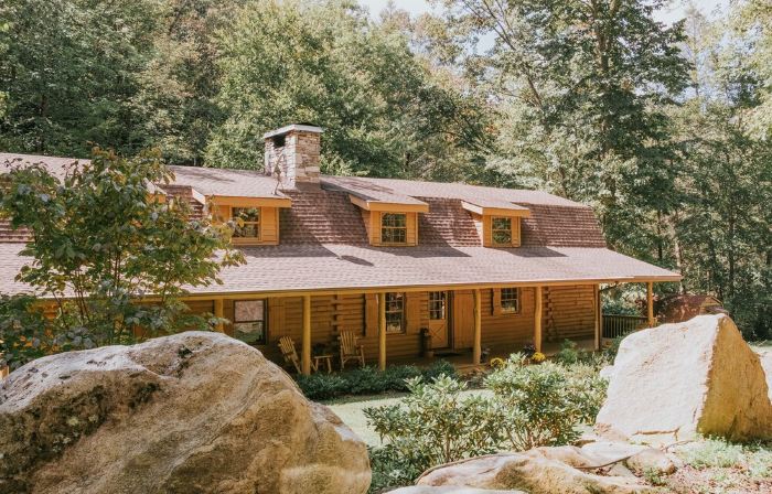 Luxury Mountain Cabin On 320+ Acres Near Asheville, Lake Lure & Hendersonville