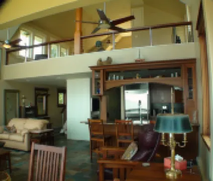 Wake up to a stunning year-round Narragansett Bay, bridge, & lighthouse view Hotels in Portsmouth