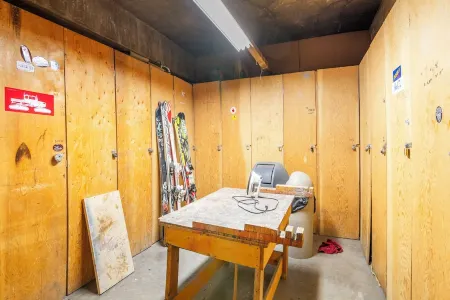 Beautiful Edelweiss Condo steps from Warm Springs Lodge