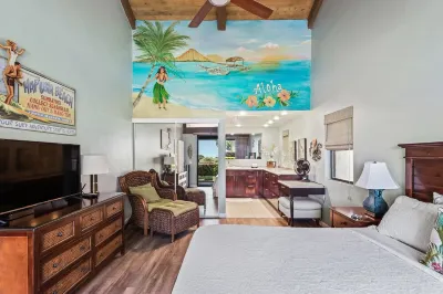 Quiet and Peaceful Getaway on the Ground Floor and a short walk to the pool !