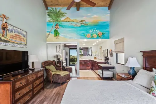 Quiet and Peaceful Getaway on the Ground Floor and a short walk to the pool !