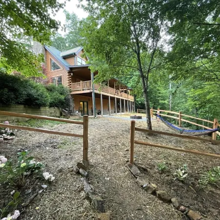 5br Log Cabin: Hot Tub, Firepit, Game Room, Yard! Near Fontana, Bryson, and NOC