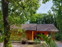 Vacation home in the Wetzlar cherry grove Отели рядом с достопримечательностью «Stadion Wetzlar»