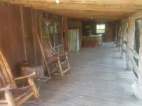 Texas Bunkhouse at Bluegill Lake Cabins Hotels in Van Zandt County