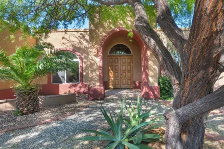 Your Vacation Awaits! Luxury Home-Majestic Views, Pool ,Hot Tub. Summer Discount