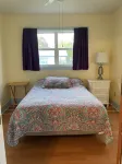 Private home and entrance, large full kitchen, fenced yard, Pets,   Parking