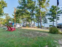 SUPERB VIEW BIG  SEBAGO LAKE WESTERN SIDE OF LAKE Hotels in Standish