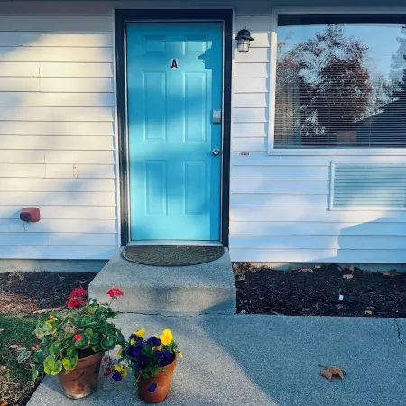Full Kitchen - Cozy 2 Br with King Bed - Hospital & Hanford Super Close.
