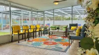 Sleeps 20, HotPool 5Bdr 3Bath Home, 3.5 Miles to the Beach Small Events Welcome