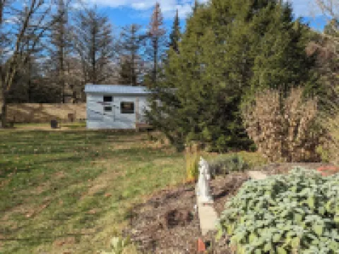 Cozy Tiny Home in Charming Bristol VT, Close to Skiing, Hiking, Swimming Holes Hotels in Addison County