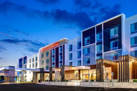Hilton Garden Inn Cedar Rapids Отели в г. Сидар-Рапидс