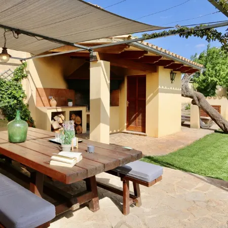 Finca Marti Ferrer: Private Swimming Pool, Garden, Barbecue, WiFi, Air Conditioning.