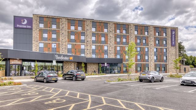Premier Inn Bristol Parkway - M32 Hotels in Bristol