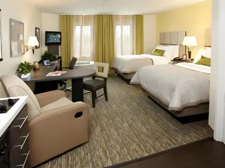 Candlewood Suites Youngstown West - Austintown Отели в г. Остинтаун