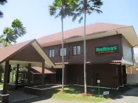 Rollaas Hotel and Resort