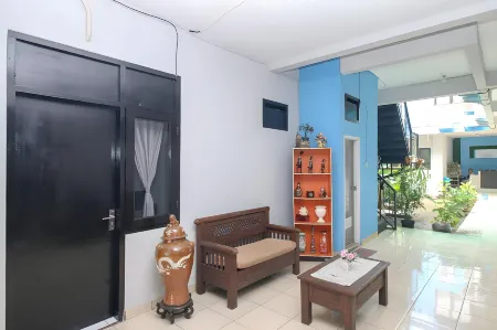 RedDoorz Near Margonda Raya Отели рядом с достопримечательностью «University of Indonesia»