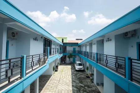 RedDoorz Syariah at Kartohardjo Madiun Отели в г. Мадиун