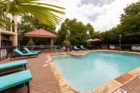 Hampton Inn Columbia-I-26/Harbison Blvd. (Mall Area) - Swimmingpools
