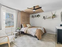 Spacious 6-bedroom house in beautiful Downtown Brevard ブルバードのホテル