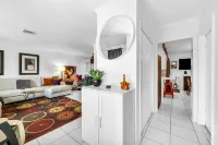 Rare Find! -East Boca Bliss - 1 mile to Beach 3-Bed 2 Bath home with Pool,