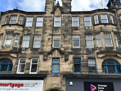 Falkirk City Centre Stylish 2 Bed Flat Hotels in Falkirk