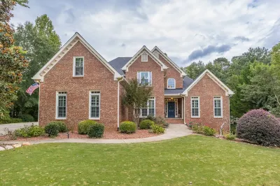 LUXURY Bedding~8 Beds~Fully Stocked Kitchen~Spacious Secluded Estate ~ Sleeps 13 Hotels near Trinity Presbyterian Church
