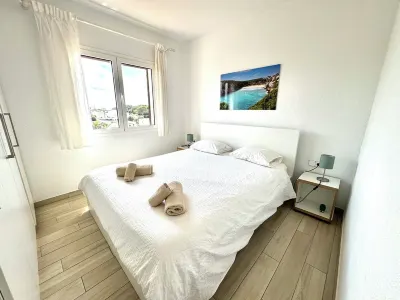 Modern apartment with a fantastic view Vistamar 2 Cova d'en Xoroi 주변 호텔