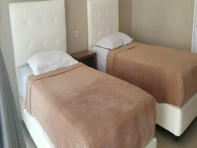 Karang Sari Hotel Hotel dekat Pantai Camp David