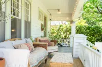 Margaux the Vintage Airstream - Portland's Glamping Garden Oasis