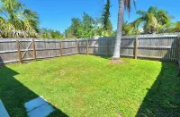 Charming 2-bedroom Duplex in enchanting Nokomis with AC, WiFi