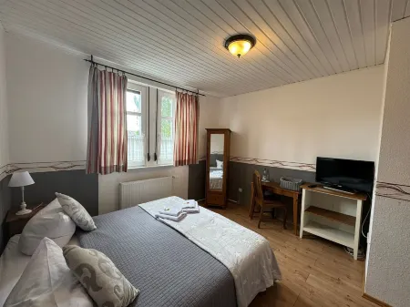 Schloss Hotel Kastellaun Отели в г. Хольних