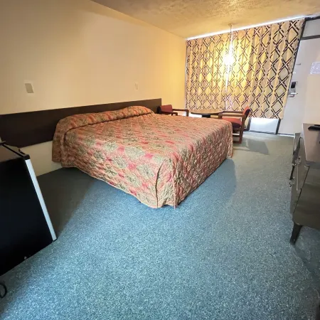 Mountain Empire Motel Отели в г. Джонсон