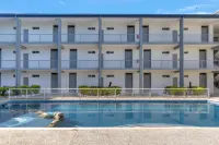 Trans International Hotel - Pools