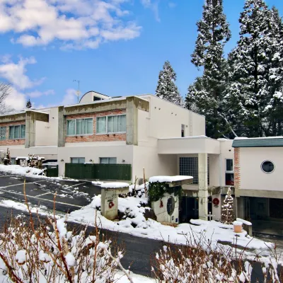 Hakuba Moegi Hotel Отели рядом с достопримечательностью «Happo Pond»