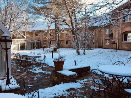 Hôtel Causse Comtal Rodez, the Originals Relais Hotel a Campuac