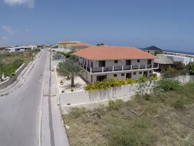 Holiday Villa Near the Beach in Luxurious Royal
